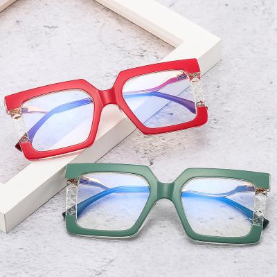 China 7113 Comfortable Fashion Square Frame Metal Glasses Frames Spring Leg Custom Flat PC Mirror Glasses For Women for sale