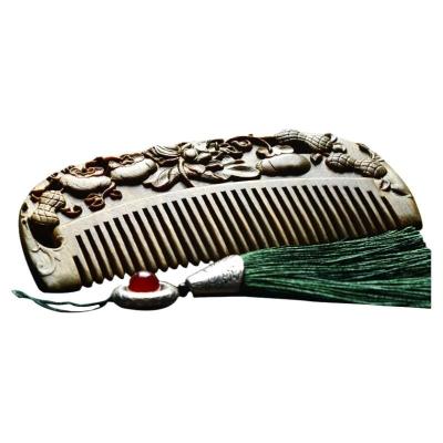 China Luxury custom lettering green sandalwood carved wood static massage hair loss comb wires birthday gift to send her friend sent to m for sale