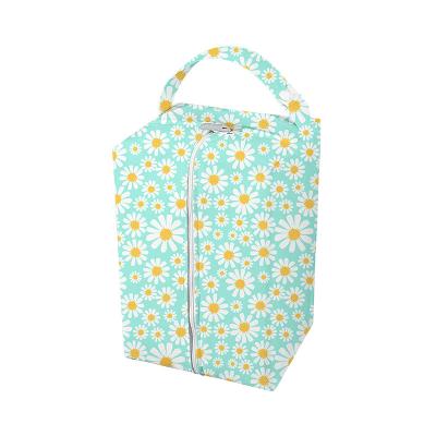 China Water Resistant Manufacturer Kids Big Capacity Waterproof Diaper Wet Bag Reusable Bulk Customized Mommy Wet Bags 16*19*28cm for sale