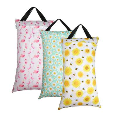 China Water Resistant Capacity Cartoon Waterproof Zippered Diaper Hanging Wet Dry Bag Large Washable Cloth Baby Diaper Bags Wet For Sale for sale