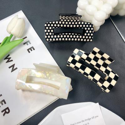 China Hair decoration 2022 Customizable New Fashion Multisize Acetate Women's Hair Clip Geometric Black and White Checker Claw Clip for sale