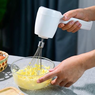 Chine New wireless portable electric food mixer egg beater electric hand mixer 3 speed cordless mini hand mixer with egg cream whisk à vendre