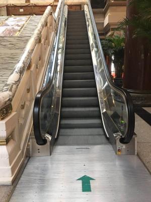 China Actualización de cristal de la barandilla de la escalera móvil del paquete de la renovación de 510 escaleras móviles en venta