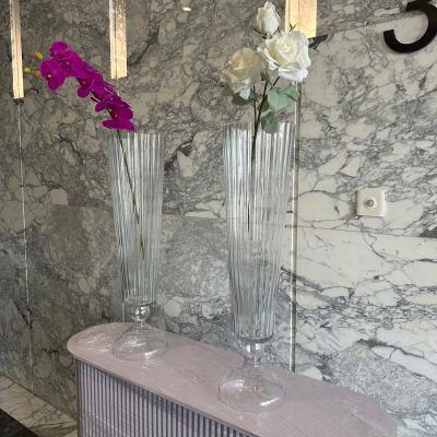 China Clear Glass Vase Wedding Fashionable New Decorations Wedding Decoration Striped Tall Cone for sale