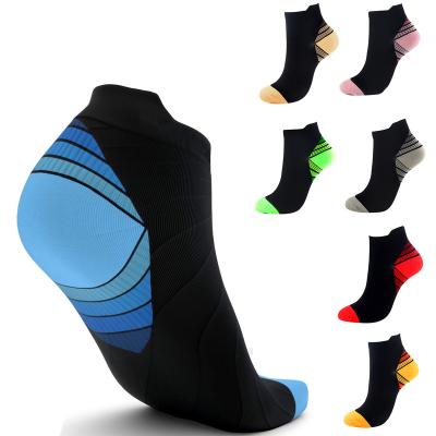 China MOQ Wholesale High Quality Men's New Design Quick Dry Compression Running Socks Custom Made Sports Athletic Sports Socks for sale