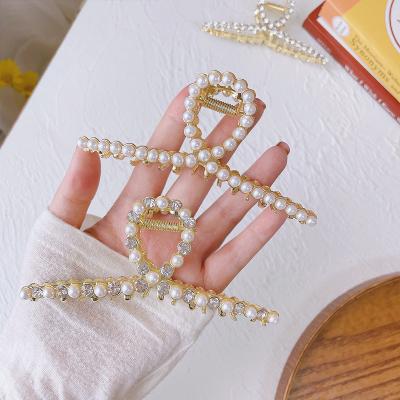 China Hot Selling Korean Hair Accessories New Jiamu Style Pearl Claw Clip Rhinestone Hair Clip Metal Alloy Hair Claw New On The Back Of The Head For Women for sale