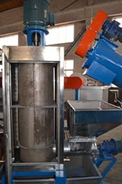 China Vertical Automatic Plastic Dewatering Machine Plant for PET Bottle Flakes for sale