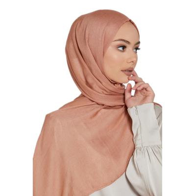 China New Light Weight 2022 Simple Breathable Soft Muslim American European Muslim Hijab Voscose Hijab Bamboo Woven Modal Scarf for sale