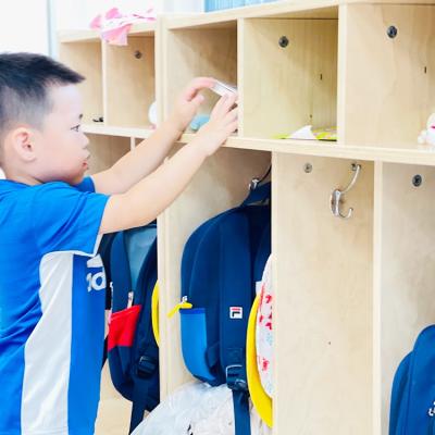 China Comfortable Kindergarten Children Wooden Classroom Furniture Two Person School Lockers for sale