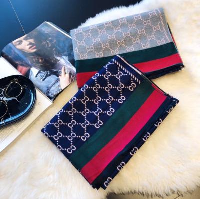 China Retro Faux Cashmere Winter Scarf Women's Scarf New Fashion Pattern Printing Lady New Design for sale