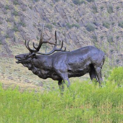 China Outdoor Elk Statues Art Bronze Animal Sculpture Decorative Big Large Brass Metal Custom Made Outdoor From China for sale