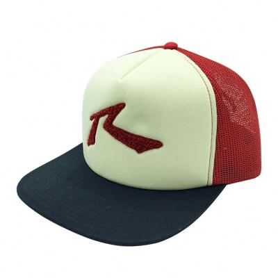 China Custom Embroidery Patch Rooster JOINT Baseball Cap With Gray Mesh Trucker Hat for sale