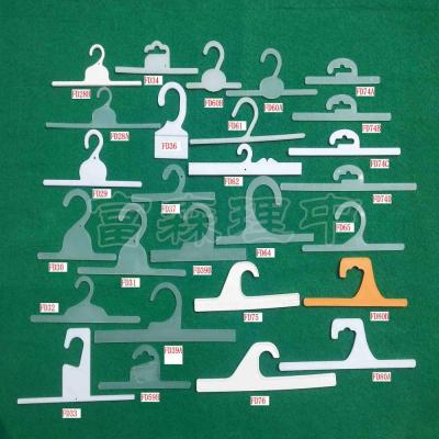 China Eco-friendly Wholesale Small Plastic Hanger Hook For White Plastic Bag Package Bag Hanger for sale