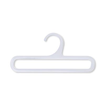 China Modern plastic hook makers ganchos de ropa plastic hook hanger for sale