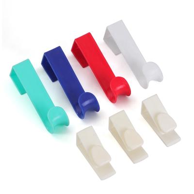 China Multi-functional plastic door hanger viable plastic hook hook storage hook for cabinet door for sale