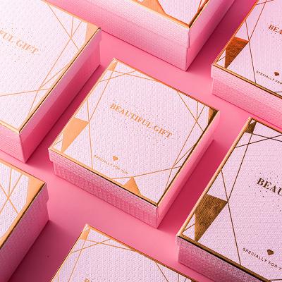 China New Stain Materials Valentine's Day Wedding Gift Box Luxury Dress Gift Box Recycled Rigid Cardboard Packaging for sale