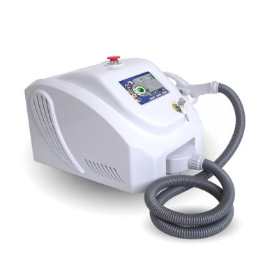 Chine Machine laser IPL multifonctionnelle d' acier inoxydable pour le rajeunissement de la peau à vendre