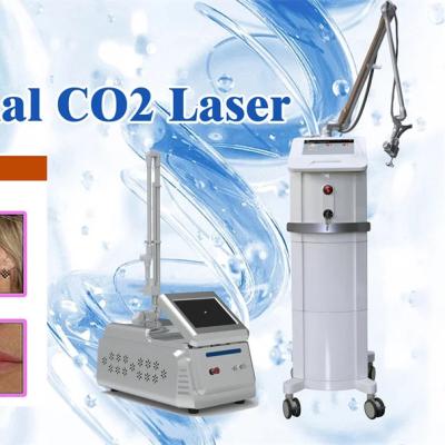 Chine Machine laser CO2 fractionnée commerciale pour le refaçage de la peau / élimination des vergetures à vendre