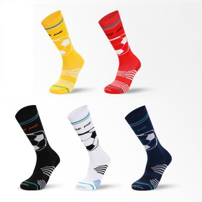 China New Design Crew Breathable Cotton Hand Knit Soccer Boneless Suture Breathable Slouch Men Sport Socks for sale