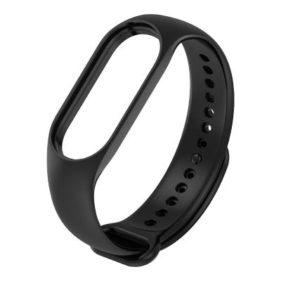 China Global Silicone Gel Version Watch Strap Fitness Wristband Silicone Smart Watch Bands For Xiaomi MI Band 7/6/5 Universal for sale