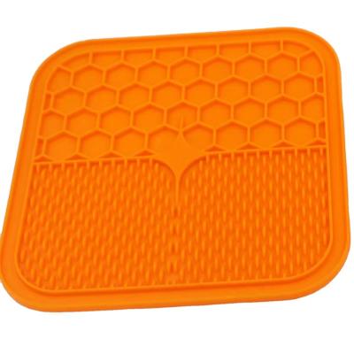 China Amazon Sustainable Hot Selling Silicone Food Grade Dog Lick Pad, Pet Slow Food Lick Pad and Distraction Dish for sale