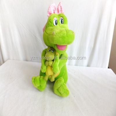 China Promotion Custom 25cm Green Crocodile Toy Holding Babies for sale