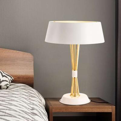 China New Round 2021 Modern Popular Black High Quality Aluminum Living Room Bedroom Modern Desk Lamp for sale