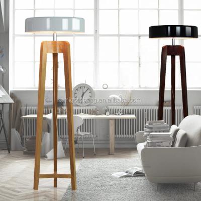 China Wholesale High Quality Indoor Lighting Modern Tripod Home Position Hot Selling Floor Lamp for sale