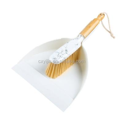 China It is flexible and it can hang on the wall best-selling bamboo handle cleaning dustpan and sweeping reading brush for sale