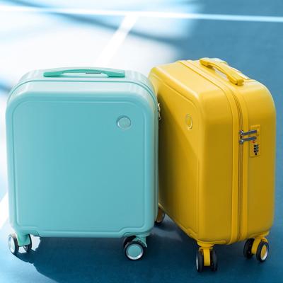 China Hard Shell Fashion Trolley Luggage Case OEM Carry On Hand Luggage Cabin Luggage Set PC Carry On Hand Luggage Custom Suitcase With Spinner Rolling Wheels for sale