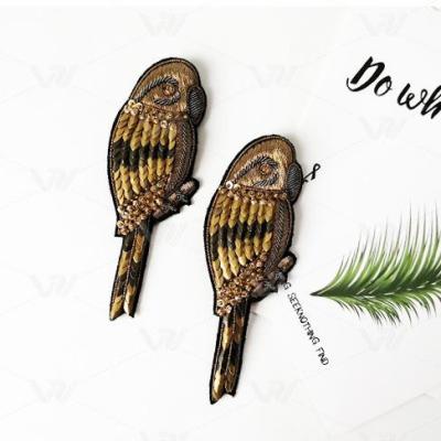 China Indian 3D Metal Accessories Silk Parrot Embroidery Badges Custom Handmade Patches for sale