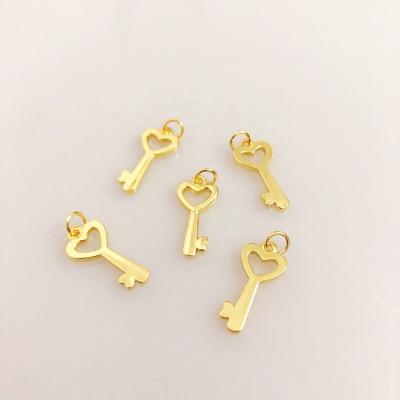 China YJ-CZP27 TRENDY Fashion 18k Gold Plated Pendant Charm Bracelet Wholesale Necklace Key Pendant Jewelry for sale