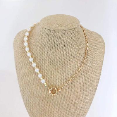 China Fashion Women TRENDY Copper Gold Plated Chain Necklace Design Pearl Jewelry Wholesale Unique Splicing Freshwater Necklaces YJ-FN35 for sale