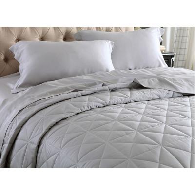 China Ultra-Fresh Home Durable Insect Repellent Bamboo Comfort Basics Bamboo Bed Cover Bed Cover for sale