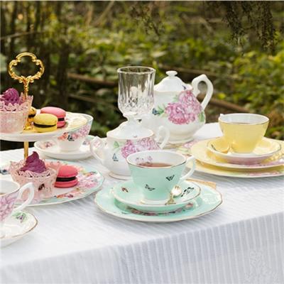 China Viable In Sale 15 Pcs Luxury British Rose Pattern Ceramic Coffee And Tea Sets With Gold Handle for sale