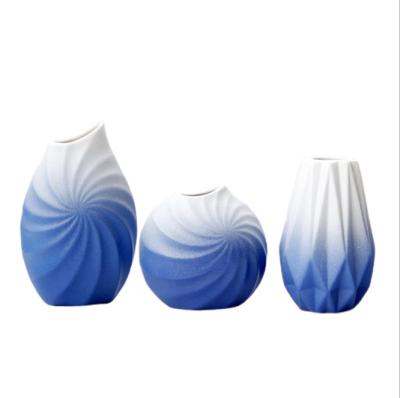 China Simple Minimalist Modern European Style Home Decoration Vase Blue And White Gradient Frosted Ceramic Vase for sale