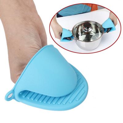 China Silicone Oven Gloves Cooking Mitts Pinch Silicone Heat Insulation Shoulder Bag Women Grips Heat Resistant Kitchen for sale