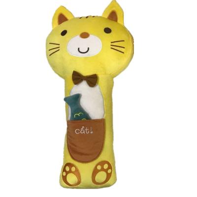 China Gato amarelo bonito do luxuoso com peixes no brinquedo do descanso do carro do coxim do bolso para o alívio de tensão à venda