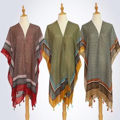 Китай New Style Fashion Squishy Geometric Pattern Printed Soft Polyester Women Customized Designer Striped Tassels Poncho Shawl продается