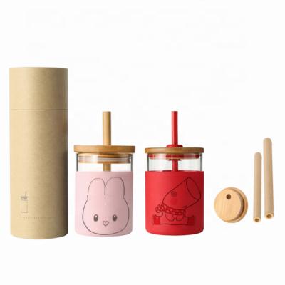 China Recycled Cute High Borosilicate Glass 350ml Coffee Bottle Sustainable With Lid And Bamboo Straw for sale