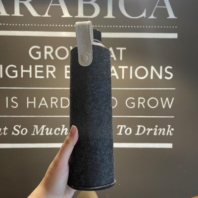 China High sustainable borosilicate glass water bottle mug with leather handle and felt sleeve for china supplier for sale