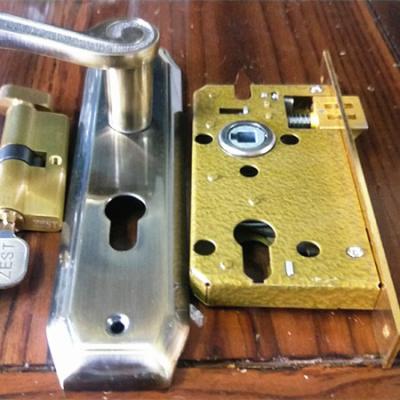 China Economic type 5845 lockset small mortise lockset iron lock for sale