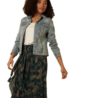 China Wholesale Custom Made Breathable Stoned Blue Vintage Washed Woman Denim Jacket Women Short Jeans for sale