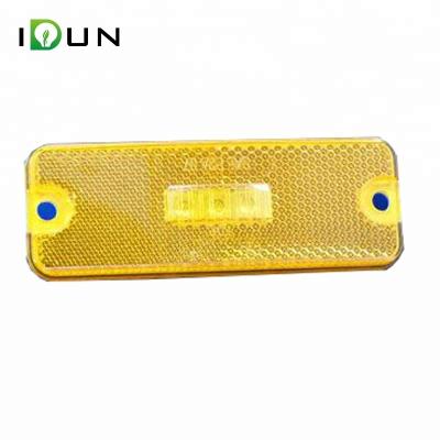 China 4 inch rectangle PC lens yellow piranha 3 LED truck trailer reflector clearance lamp side beacons for sale