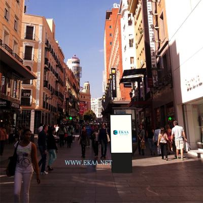 China EKAA Process Totem LCD Advertising Screen Outdoor Optical Bonding Kiosk and Street Reflection Prevention Digital LCD for sale