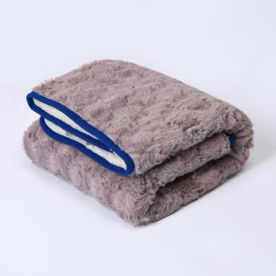 China PORTABLE Wholesale Luxury Soft Warm Polyester Custom Faux Fur Print Faux Fur Throw PV Fleece Blankets for sale