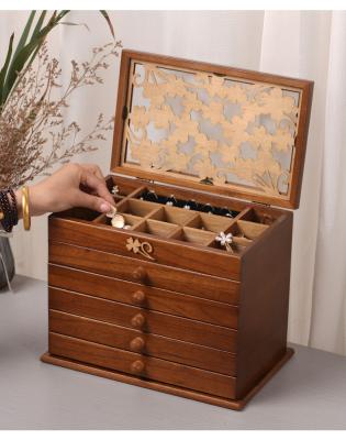 China Delicate Exquisite Vintage Storage Gift Box Necklace Earrings Vintage Wooden Jewelry Box for sale