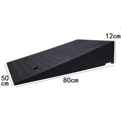 China Doorsill Motorcycle Traffic Road Rubber Kerb Ramp For Car Safety for sale