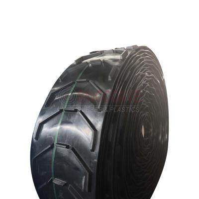 China Impact Resistant  Rubber Chevron Conveyor Belt  C15  Pattern Rubber for sale