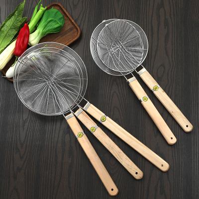 China Viable Food Grade Noodle Pasta Sieve Fine Wire Mesh Sieve With Wooden Handle Stainless Steel Sieve for sale